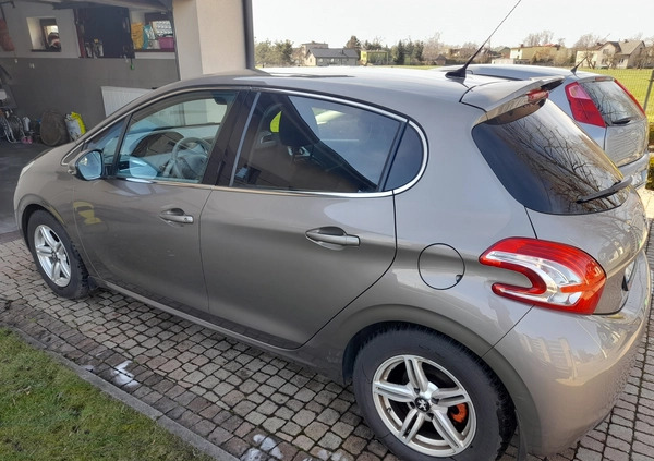 Peugeot 208 cena 24000 przebieg: 128000, rok produkcji 2012 z Kielce małe 56